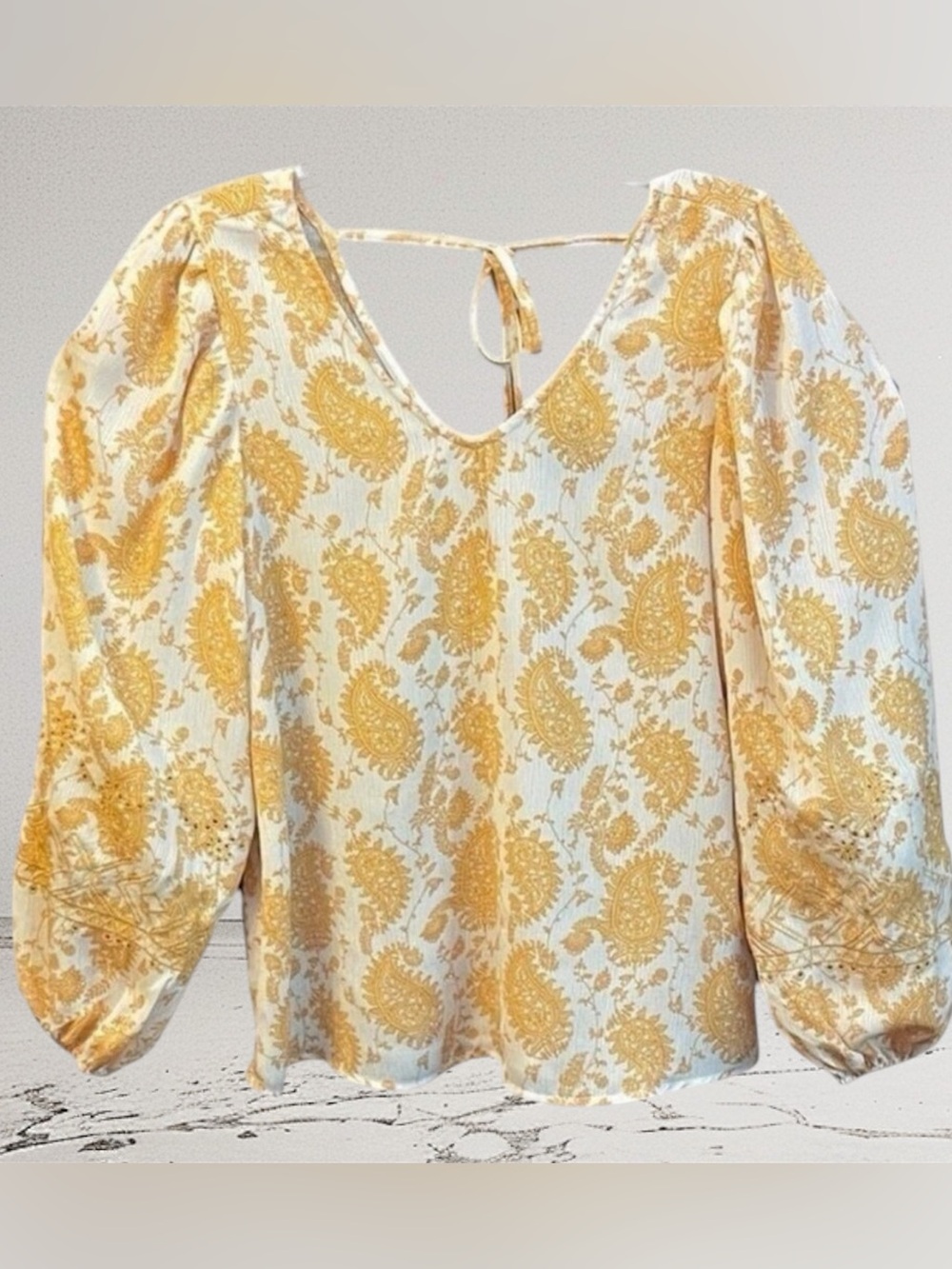 Daytrip Women's Yellow/White Paisley Tie Back Perfect Summer Shirt Size Small